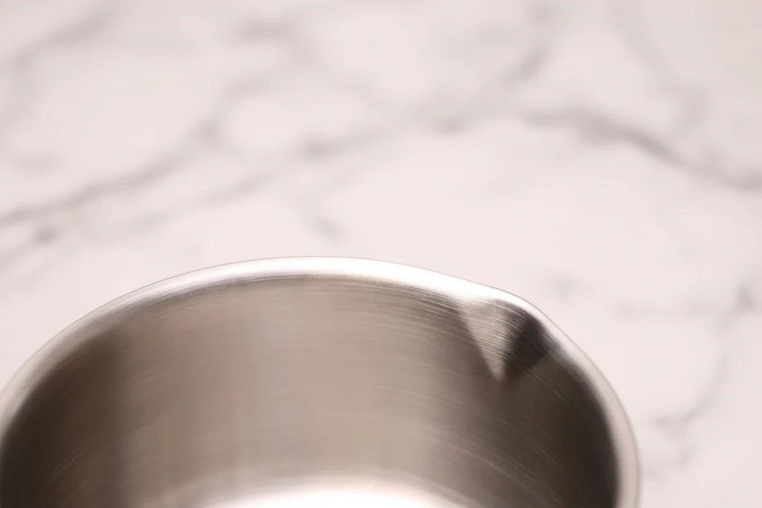 Cacerola para leche con pico Cuisinox de 26 oz