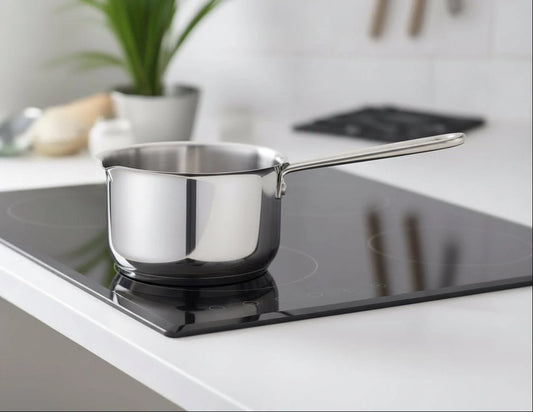 Cacerola para leche con pico Cuisinox de 26 oz